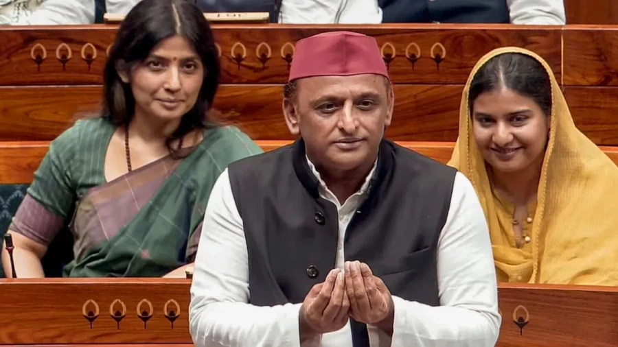 अखिलेश यादव का लोकसभा में प्रहार पेपर लीक और चढ़ावा चोरी पर घेरा