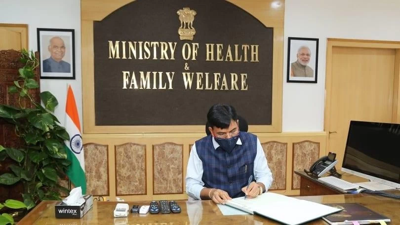 मनसुख मंडाविया ने केंद्रीय स्वास्थ्य मंत्री के रूप में कार्यभार संभाला