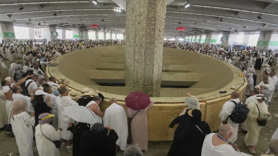 Saudi Arabia Flight Disruptions: Indian Consulate Sets Up Mecca Control Room, Issues Helpline