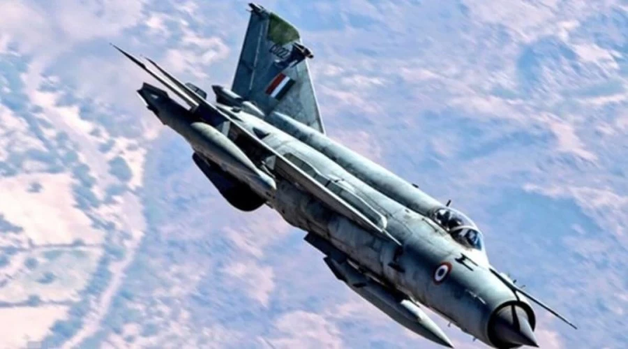 Air Force's MiG-21 fighter jet crashes in Rajasthan's Jaisalmer, pilot martyred