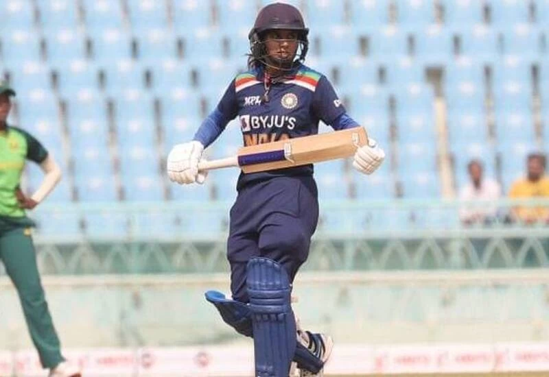 Mithali Raj first cricketer to score 7,000 runs in women's ODIs