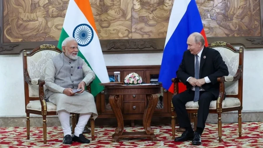 PM Modi Meets President Putin in Bishkek: Urges Transition from War to Peace