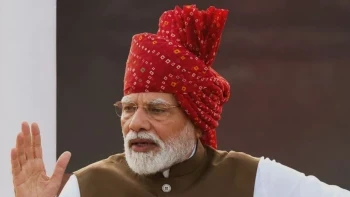 पीएम मोदी का लाल किले से बड़ा ऐलान: अब 6 करोड़ महिलाएं बनेंगी लखपति दीदी