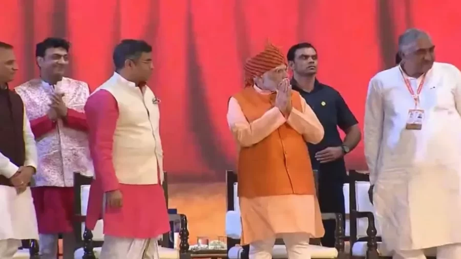 PM Modi reached Delhi's Ramlila Maidan on Vijayadashami - Ravana will be burnt.