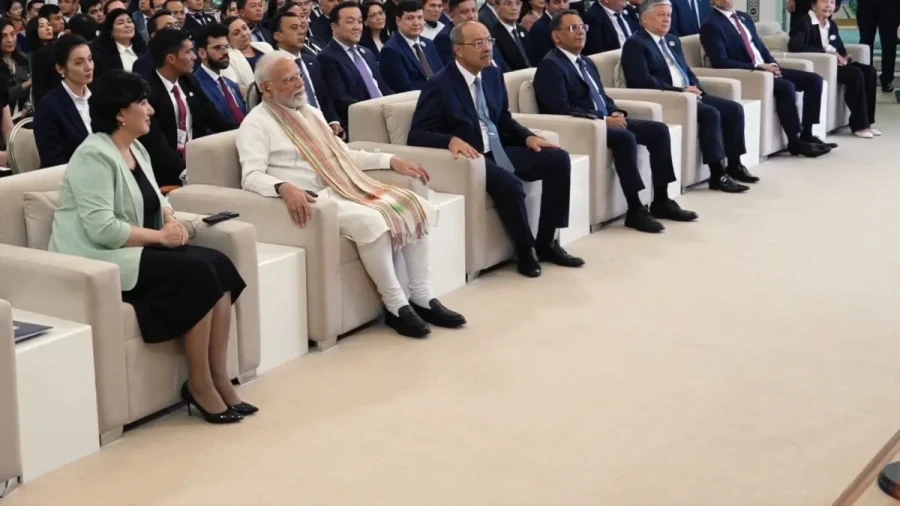उज्बेकिस्तान में पीएम मोदी की कविताओं का जादू: ताशकंद यूनिवर्सिटी के छात्रों ने 3 कविताओं का किया अनुवाद