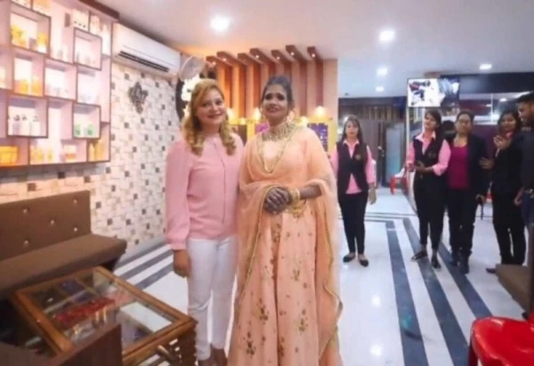 रानू मंडल की मेकअप आर्टिस्ट ने वीडियो शेयर कर ट्रोलर्स को दिया मुंहतोड़ जवाब, वायरल हुई फोटो पूरी तरह से फेक