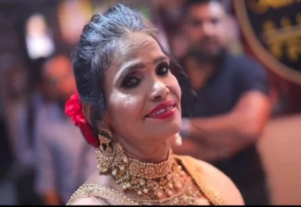 रानू मंडल की मेकअप आर्टिस्ट ने वीडियो शेयर कर ट्रोलर्स को दिया मुंहतोड़ जवाब, वायरल हुई फोटो पूरी तरह से फेक