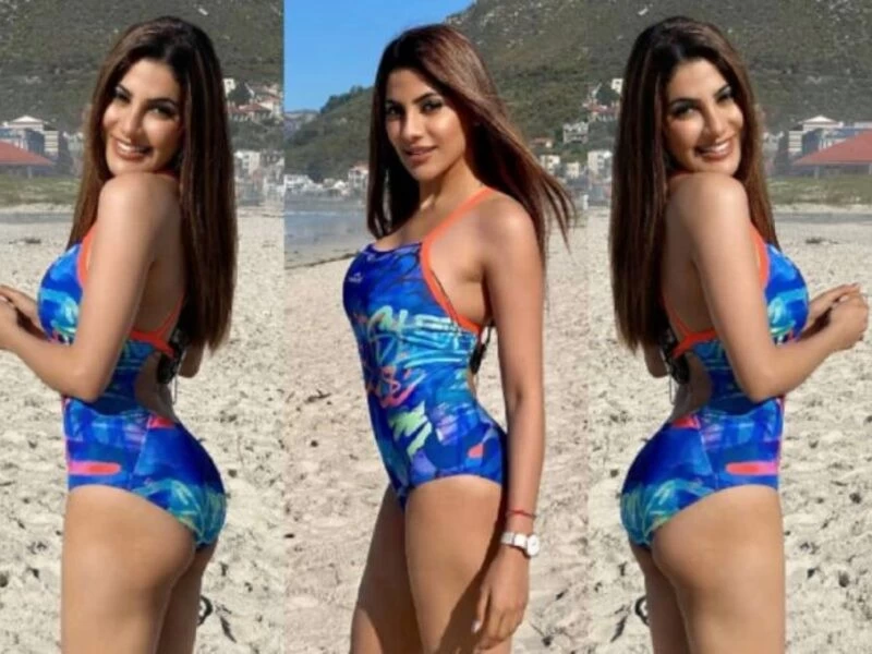 ब्लू मोनोकनी में Nikki Tamboli ने समंदर किनारे पार की सारी हदें, देखें तस्वीरें