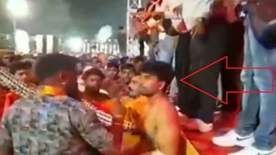 In Ujjain's Garba pandal, 3 Muslim youths were caught and beaten up, there was a lot of ruckus
