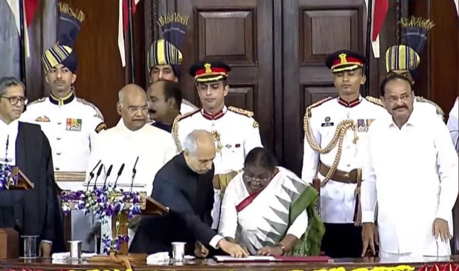 Droupadi Murmu took oath as the President, became the 15th President of the  country, CJI administered