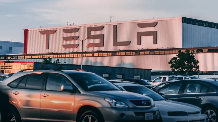 Big sign before Elon Musk's visit to India, Tesla advisor attends this meeting in India