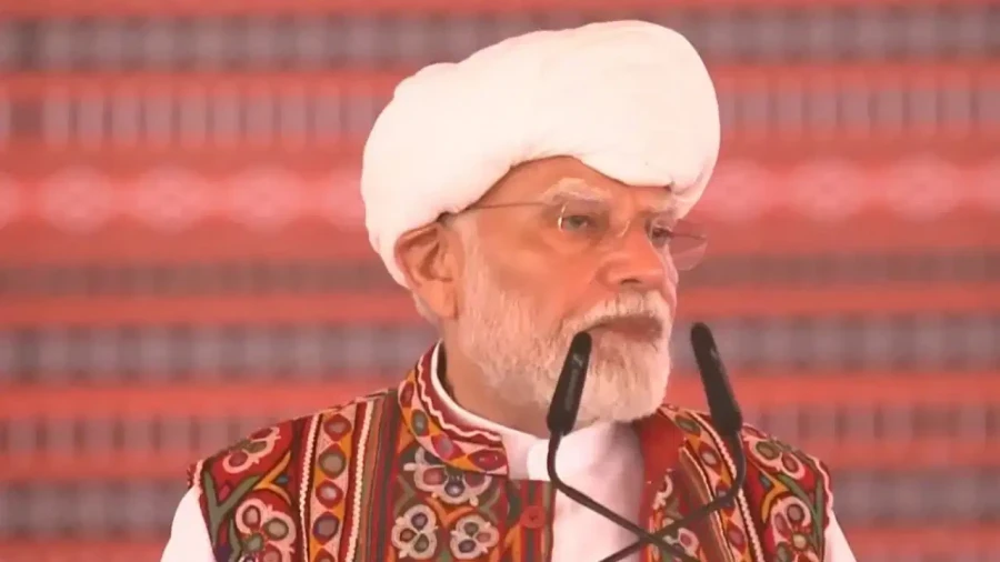 पीएम मोदी ने बनासकांठा में आलू प्रोसेसिंग प्लांट और बनास डेयरी का किया उद्घाटन