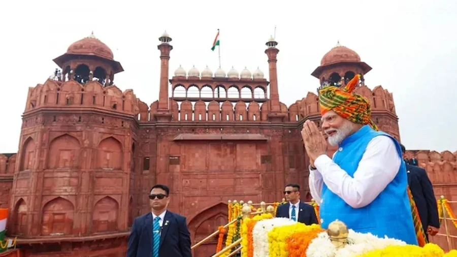 लाल किले से पीएम मोदी का आह्वान: 2047 तक विकसित भारत का संकल्प