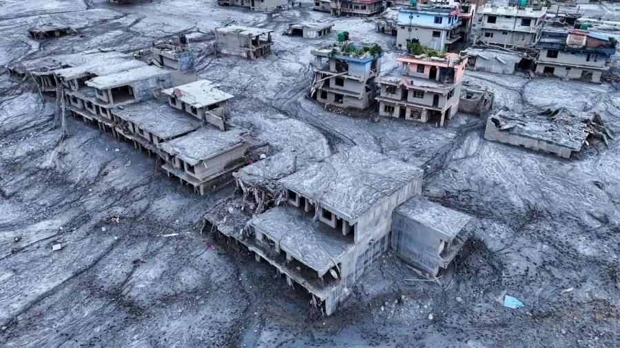 नेपाल बाढ़: 11 बैंकों की 17 शाखाएं तबाह, 35 कर्मचारी लापता और करोड़ों की नकदी बही