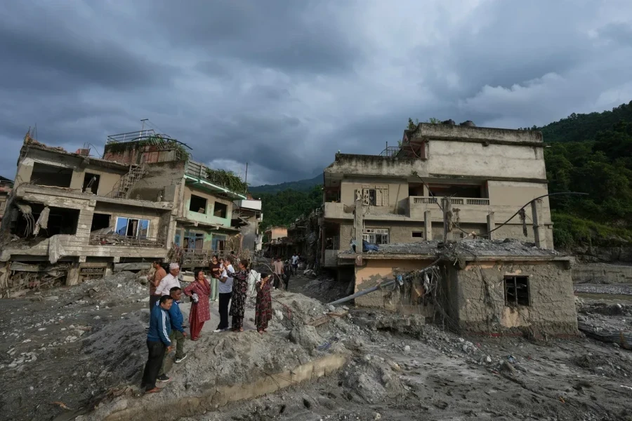 नेपाल में सैलाब का कहर मरने वालों की संख्या 600 के करीब 320 भारतीय लापता