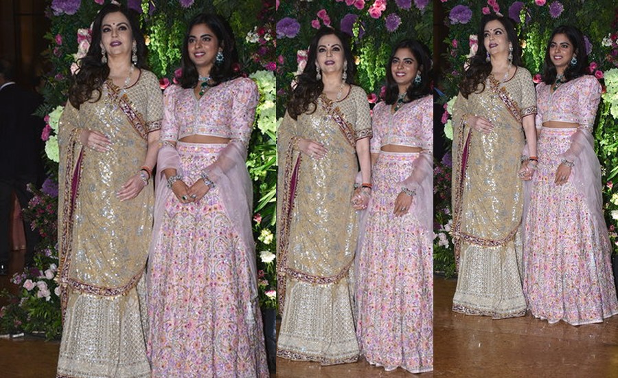 Nita Ambani With Daughter Isha Ambani At Grand Wedding Ceremony