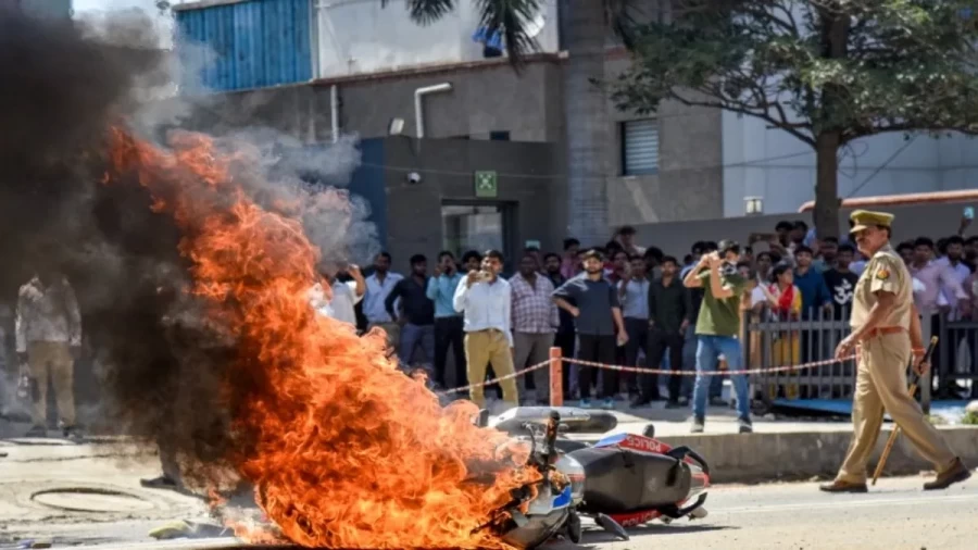 Noida Protest Violence: 7 FIRs Filed After Arson, Massive Police Force Deployed