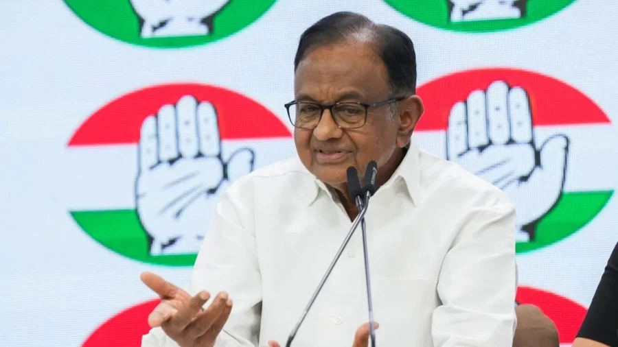 PAK को पहलगाम पर क्लीन चिट दे रहे चिदंबरम? कांग्रेस भी नहीं कर रही बचाव