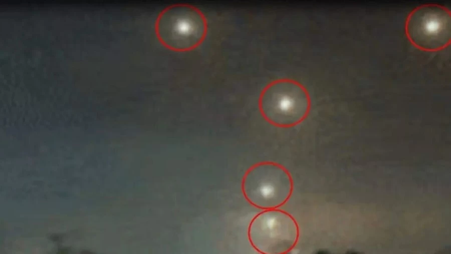 JK में LoC के पास फिर दिखे पाकिस्तानी ड्रोन: 5 दिन में तीसरी घटना, सेना हाई अलर्ट पर