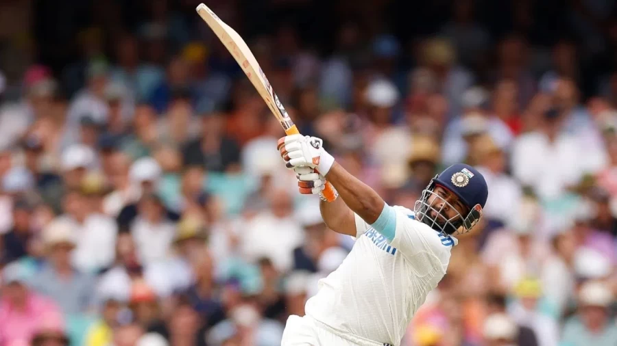 Neither the roof nor the lawn was left, Pant hit sixes to send the ball into the houses