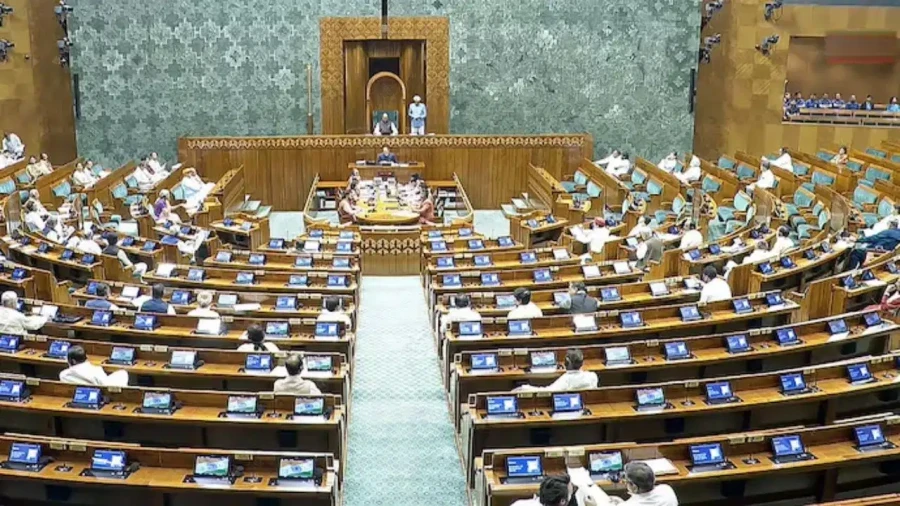संसद मानसून सत्र: नीट पेपर लीक और राम मंदिर चढ़ावा चोरी पर लोकसभा में भारी हंगामा, राज्यसभा स्थगित
