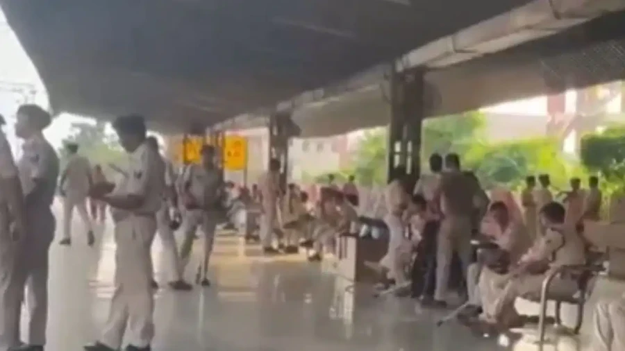 Patna Patliputra Station Violence: Candidates Clash With Police Over Train Delays