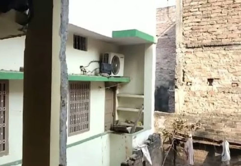 पटना में बम ब्लास्ट से मची अफरातफरी, दो मकान बुरी तरह से क्षतिग्रस्त, कई जख्मी