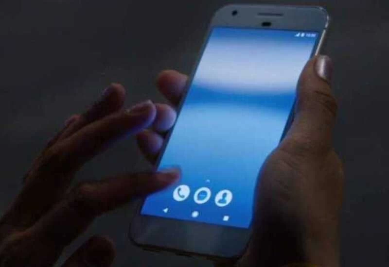 BJP MP's son orders Samsung phone online, gets stones in Redmi box