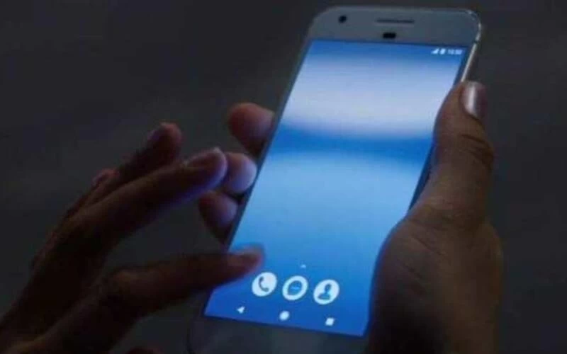 बीजेपी सांसद के बेटे ने सैमसंग फोन किया ऑनलाइन ऑर्डर, रेडमी के डब्बे में मिला पत्थर