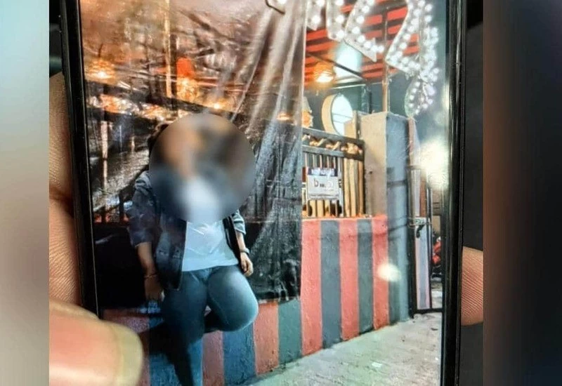 प्यार में फंसाने वाली युवती को पुलिस ने समलैंगिक बनकर कि दोस्ती, फिर ऐसे पकड़ा