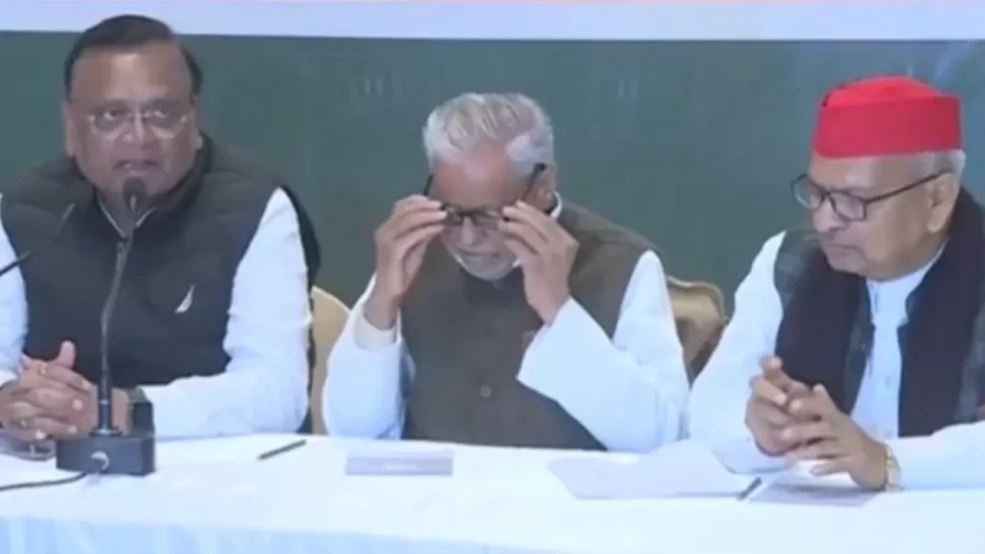 Politics News There was an agreement on seats between Congress and SP