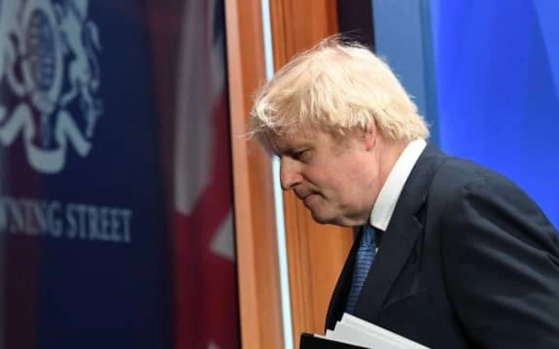 Why two ministers of boris johnson cabinet resigns what is chris pincher scandal