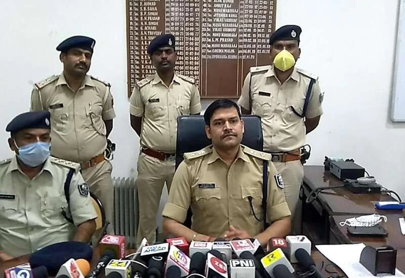 Lawyer wife kills teacher husband by paying Rs 4 lakh to contract killers