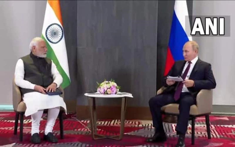 मोदी ने पुतिन को डेमोक्रेसी, डिप्लोमेसी और डायलॉग का दिया मंत्र