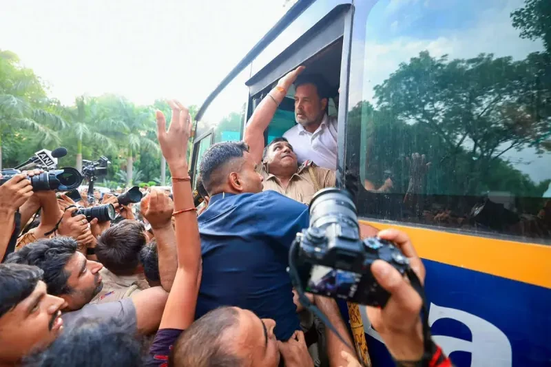 राहुल गांधी ने मांगा इस्तीफा