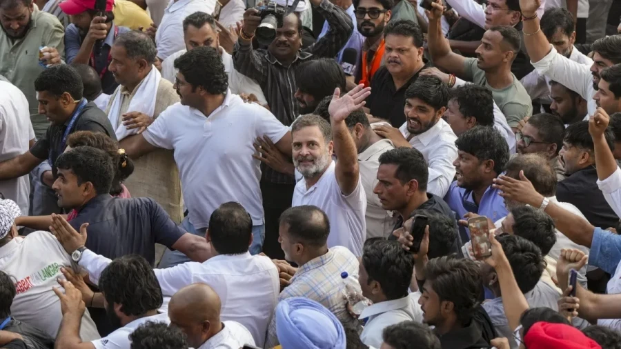 Rahul Gandhi and 11 Leaders Move Supreme Court Over SIR; Demand CEC Resignation