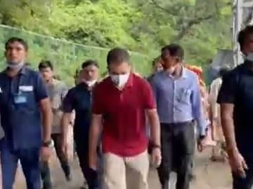 13 किलोमीटर पैदल चलकर वैष्णो देवी मंदिर पहुंचे राहुल; कहा- यहां कोई राजनीतिक टिप्पणी नहीं