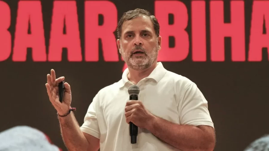 राहुल गांधी पर 272 पूर्व जजों-नौकरशाहों का मोर्चा: संवैधानिक संस्थाओं पर हमले के लिए फटकार