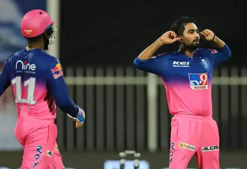 tewatia forgot to turn the camera off, then see what happened ... camera captured, video