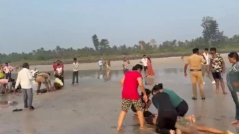 रायगढ़ में बड़ा हादसा: दिवेआगर बीच पर डूबे पुणे के 8 छात्र, पिकनिक मनाते समय हुई मौत