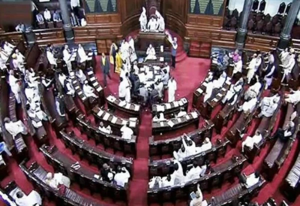 तीन तलाक बिल पेश, कानून मंत्री बोले- यह लैंगिक समानता और महिलाओं के सम्मान का मामला