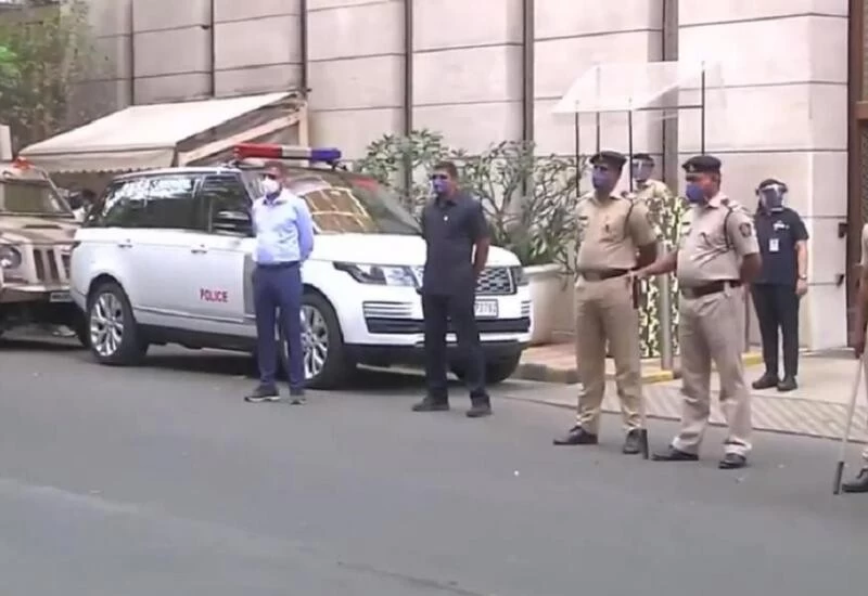 16 prisoners escaped by pouring chilli powder in guard's eye, in Palaudi jail