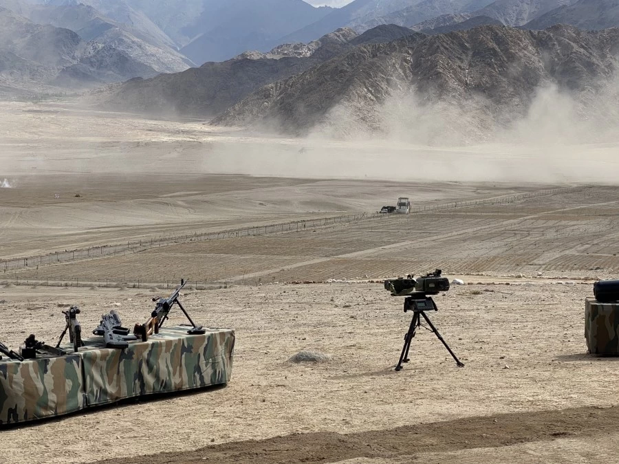 आज LAC और कल LoC पर लेंगे सुरक्षा का जायजा