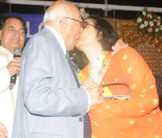 जेठमलानी बोले हां मेरी दो बीवियां है और दोनों तुम्हारी एक बीवी से ज्यादा खुश हैं