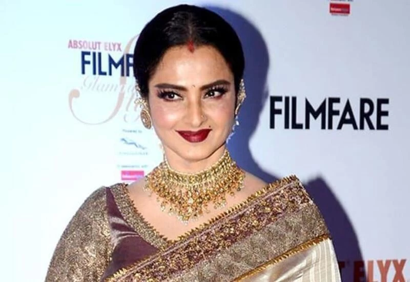 After Rekha's security guard, 4 more watchmen test COVID-19 +ve