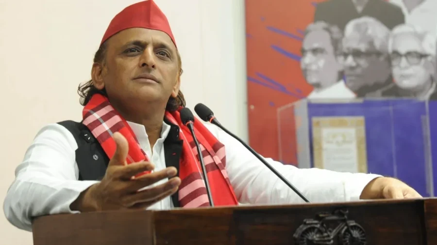 यूपी में सपा का ब्राह्मण सम्मेलन, गूंजा नारा ब्राह्मण चला अखिलेश के संग