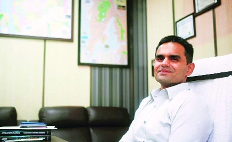 My name is Dnyandev not Dawood, says Sameer Wankhede's father, shows documents