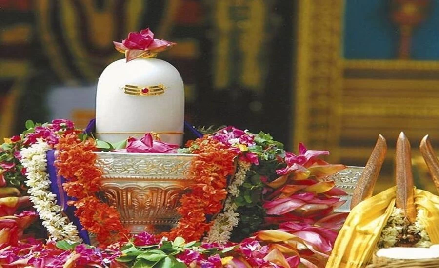 Shami patra niyam know rules to offer shami patra on shivling in sawan