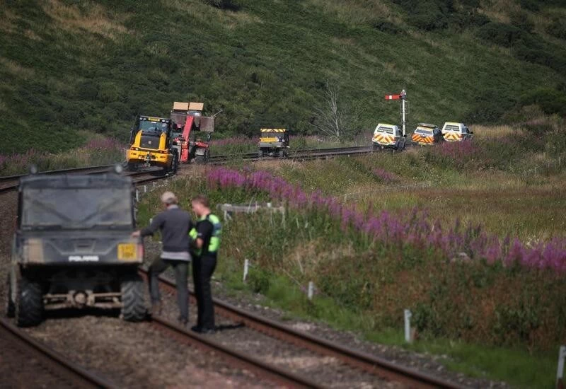 3 dead, 6 injured after passenger train derails in Scotland