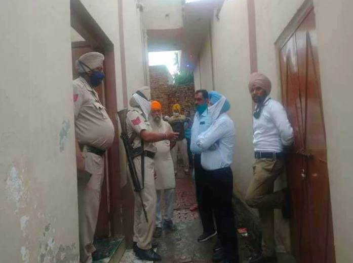 एक ही परिवार के 5 लोगों की गला रेत कर हत्या, 20 साल से नशा तस्करी के लिए बदनाम था यह कुनबा